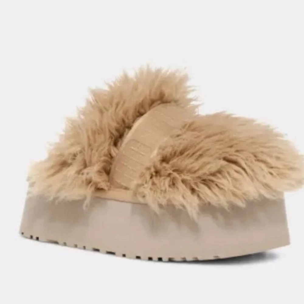 -UGG Fluff Momma Sugar platform 2' height Slide 40 is 9 9.5